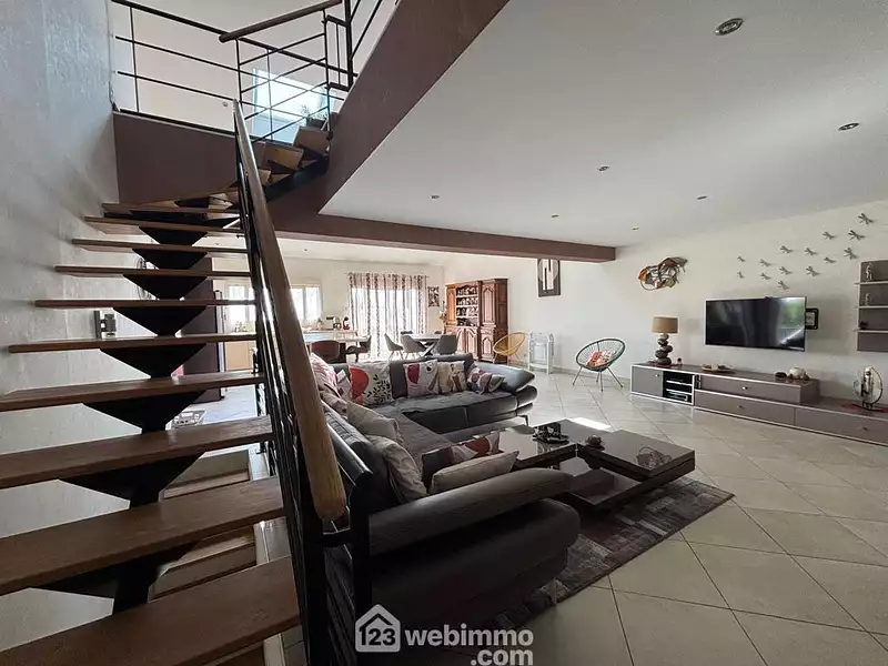 Maison, 229,23 m²