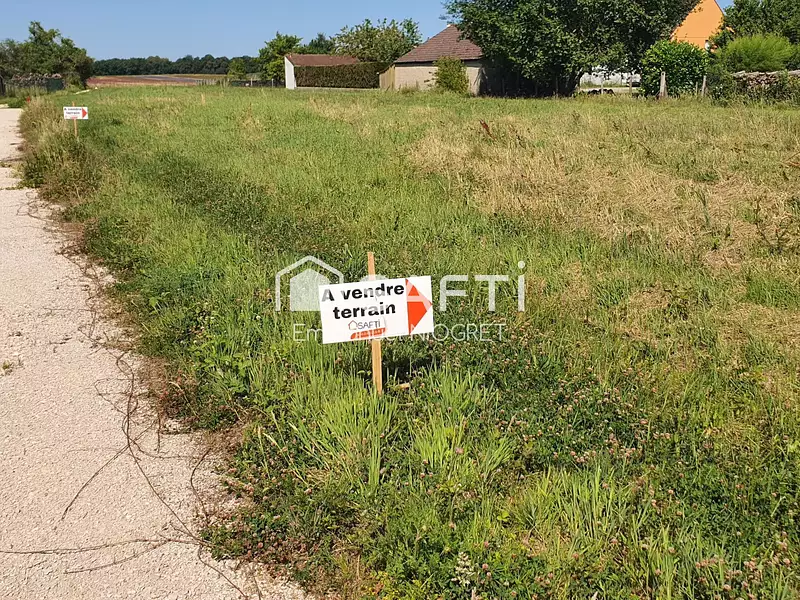 Terrain, 737 m²
