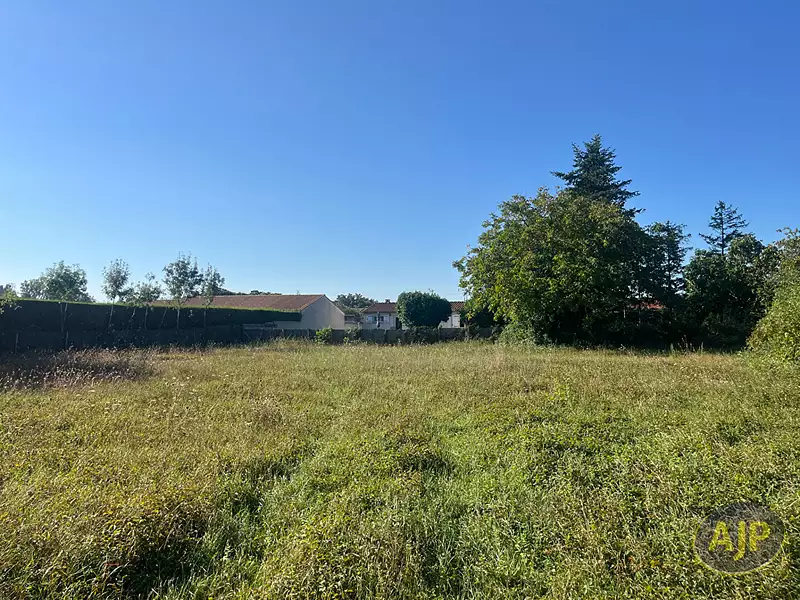 Terrain, 1 718 m²