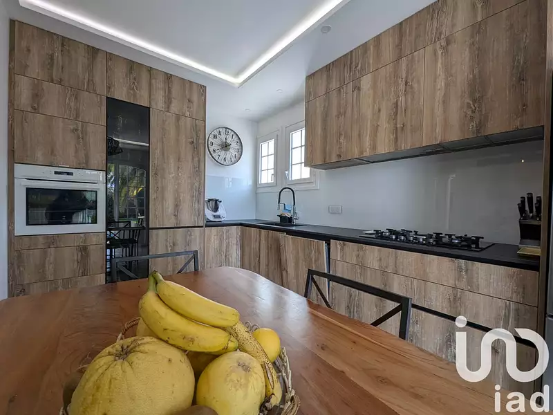 Maison, 197 m²
