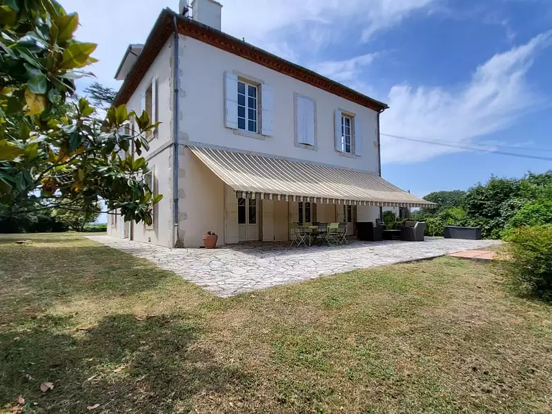 Maison, 340 m²