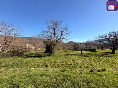 Terrain, 700 m²