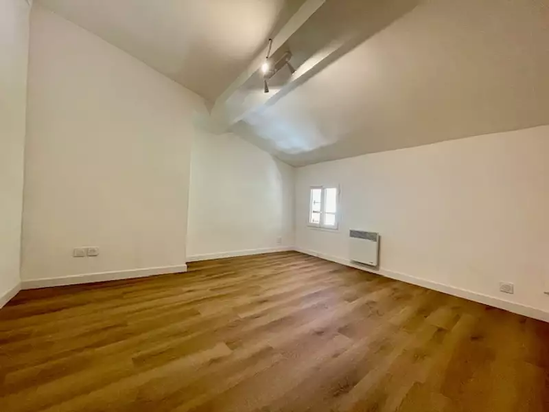 Divers, 60 m²