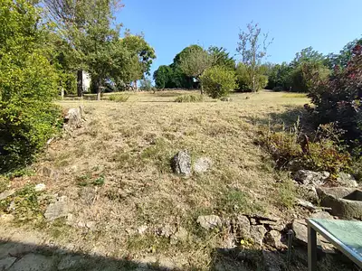 Terrain, 700 m²