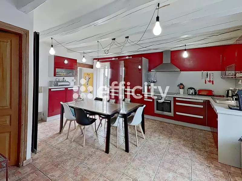 Maison, 245 m²