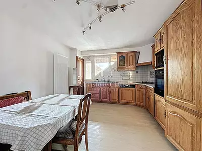 Maison, 256 m²