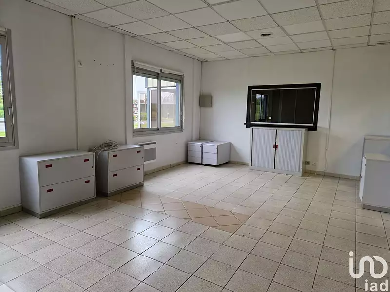 Divers, 1 100 m²