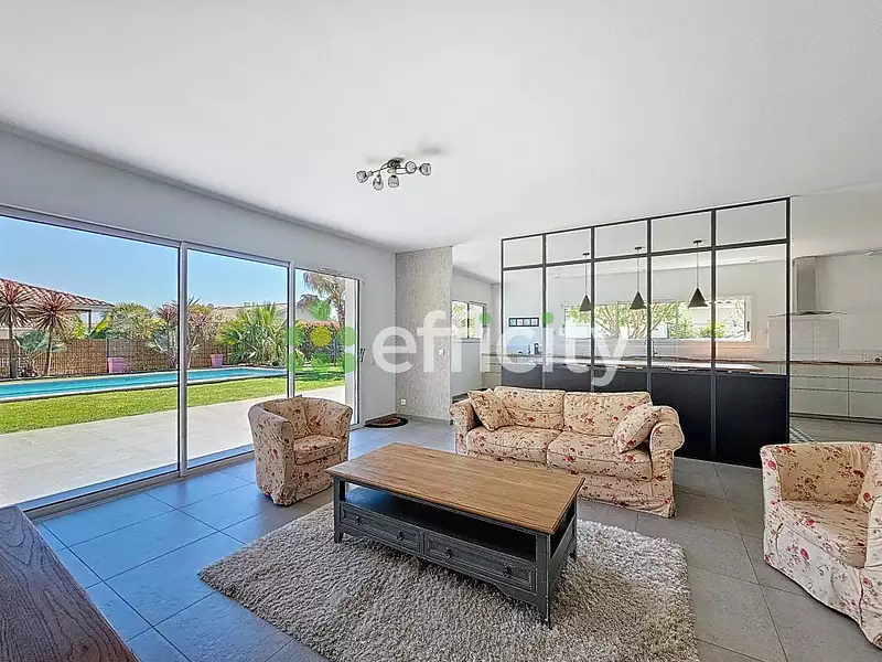 Maison, 160 m²