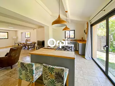 Maison, 203 m²