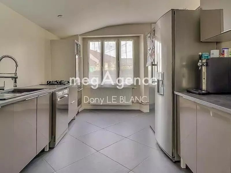 Maison, 147 m²