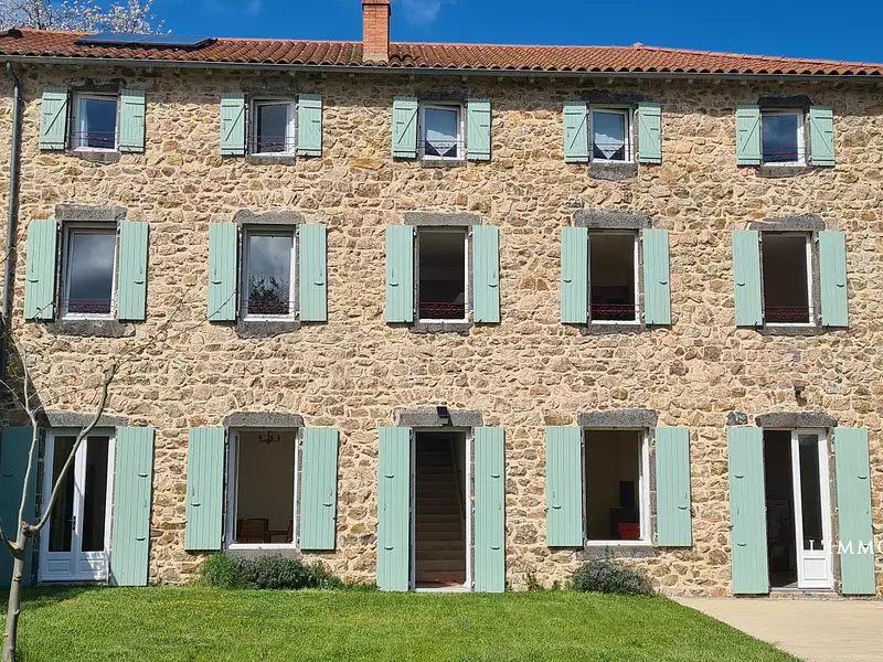 Maison, 307,4 m²