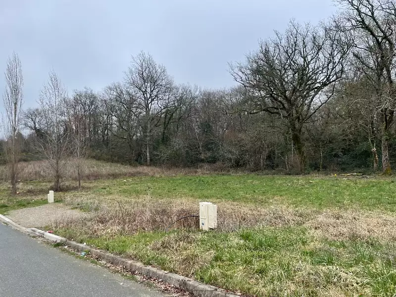 Terrain à bâtir, 1 675 m²