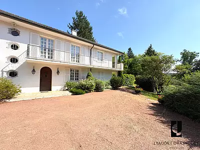 Maison, 244 m²