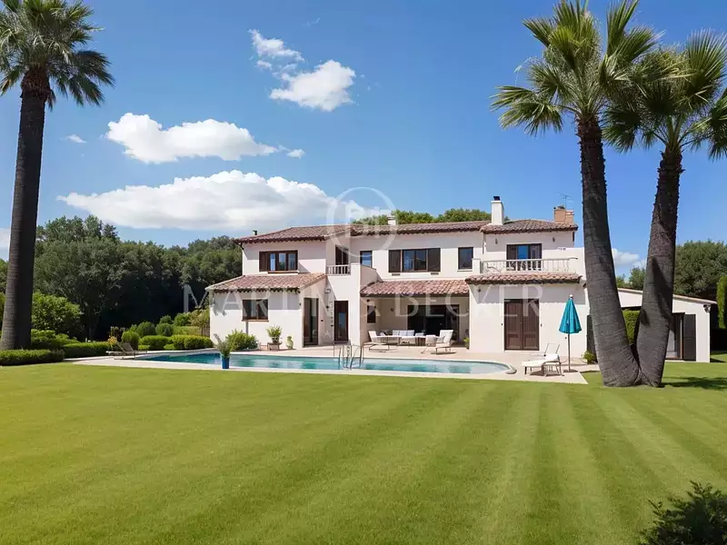 Maison, 246 m²
