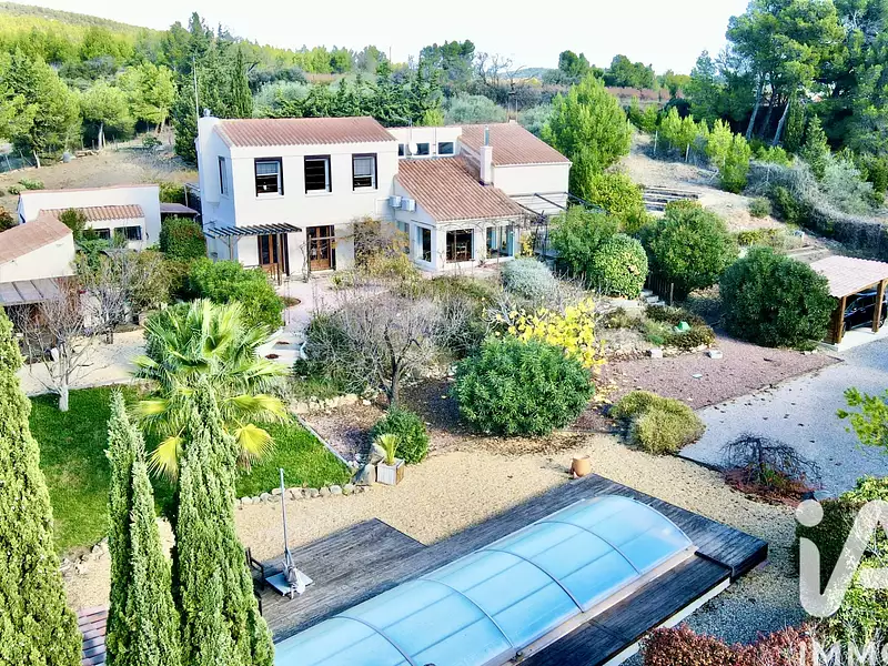 Maison, 284 m²