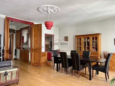 Maison, 225 m²