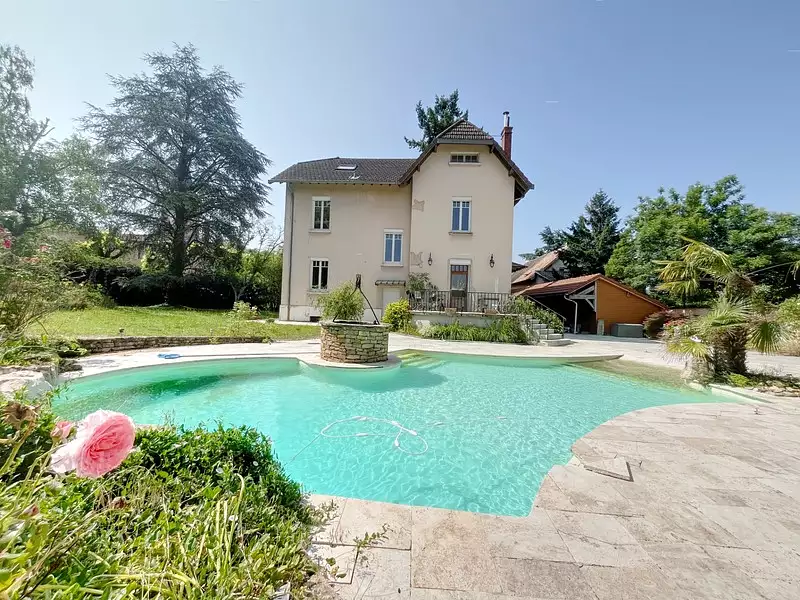 Maison, 277 m²