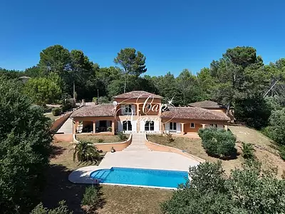 Maison, 240 m²
