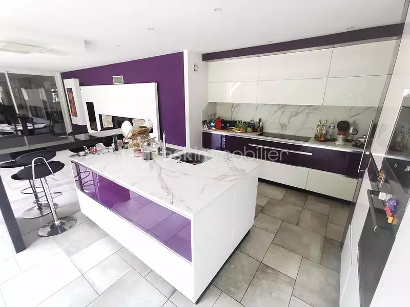 Maison, 200 m²