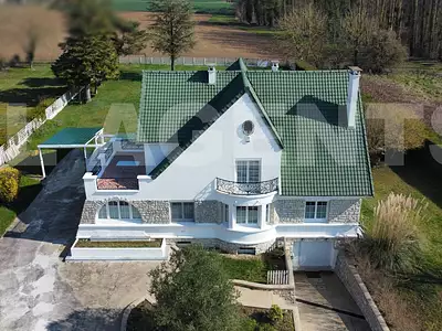 Maison, 244 m²