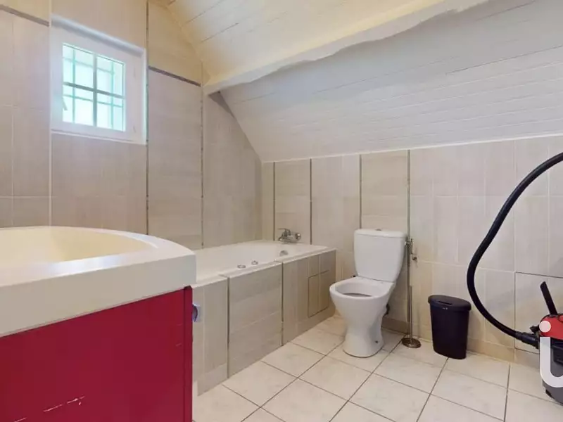 Maison, 235 m²