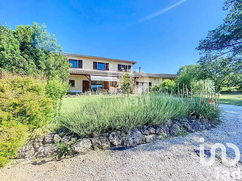 Maison, 242 m²