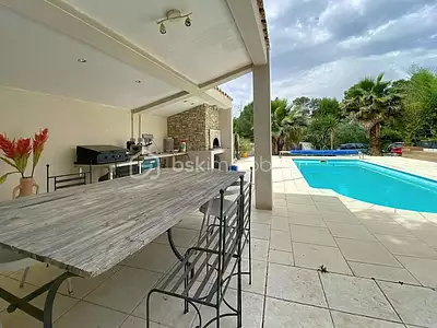 Maison, 163 m²