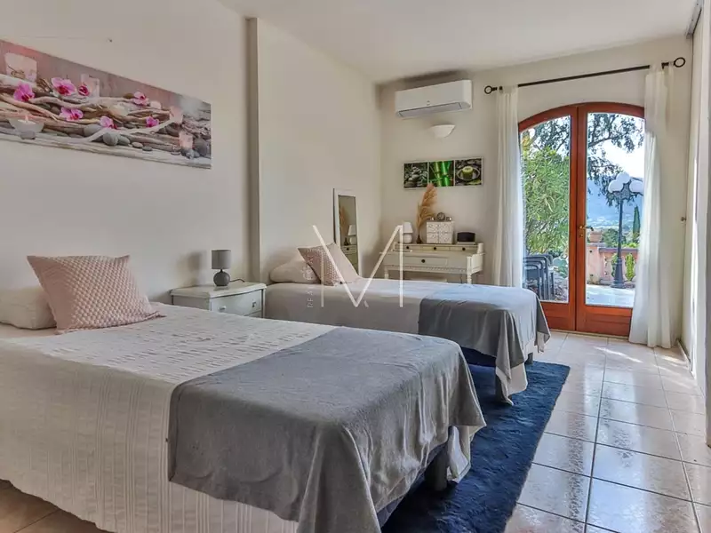 Maison, 300 m²