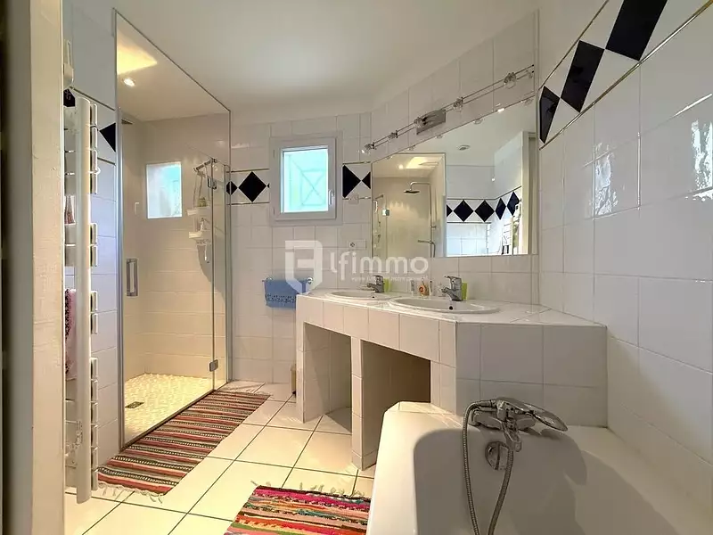 Maison, 170 m²