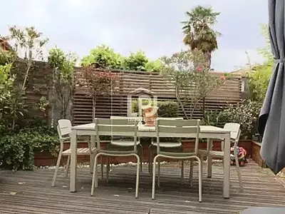 Immeuble, 319 m²