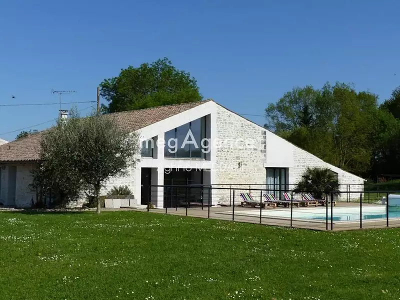 Maison, 330 m²