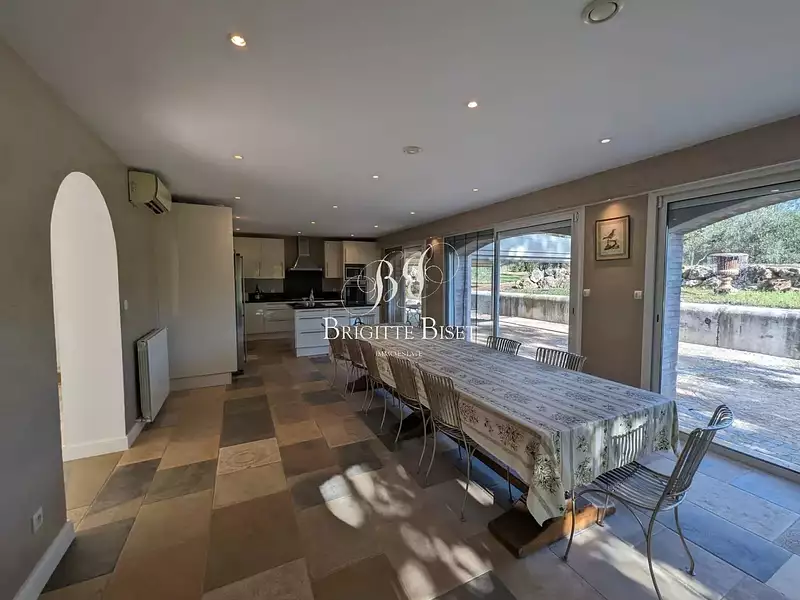 Maison, 311 m²