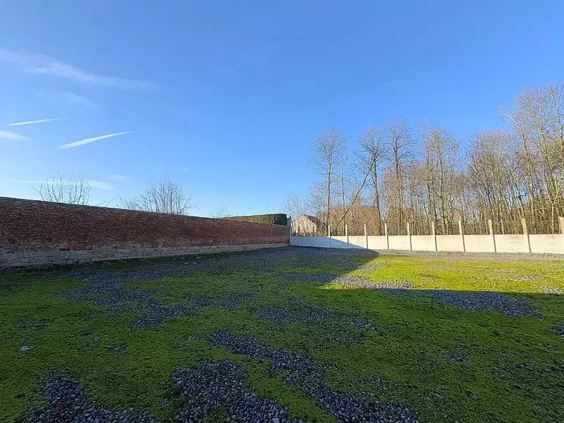 Terrain, 589 m²