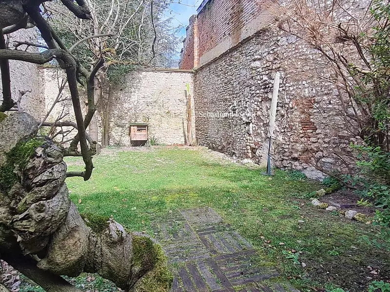 Immeuble, 140 m²