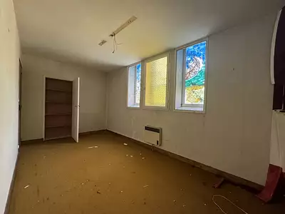 Maison, 1 023 m²