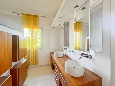 Maison, 235 m²