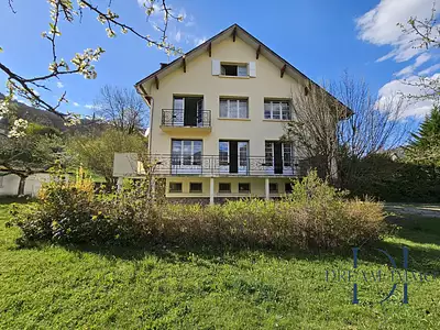 Maison, 240 m²