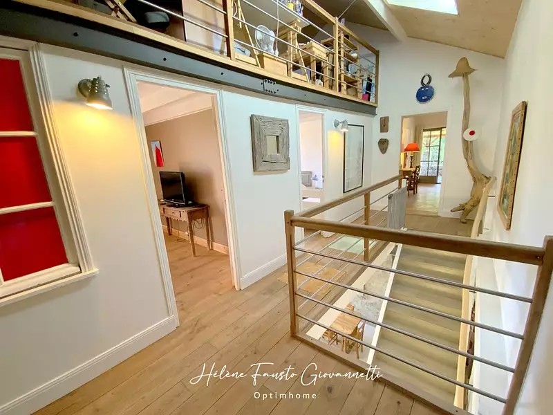 Maison, 235 m²