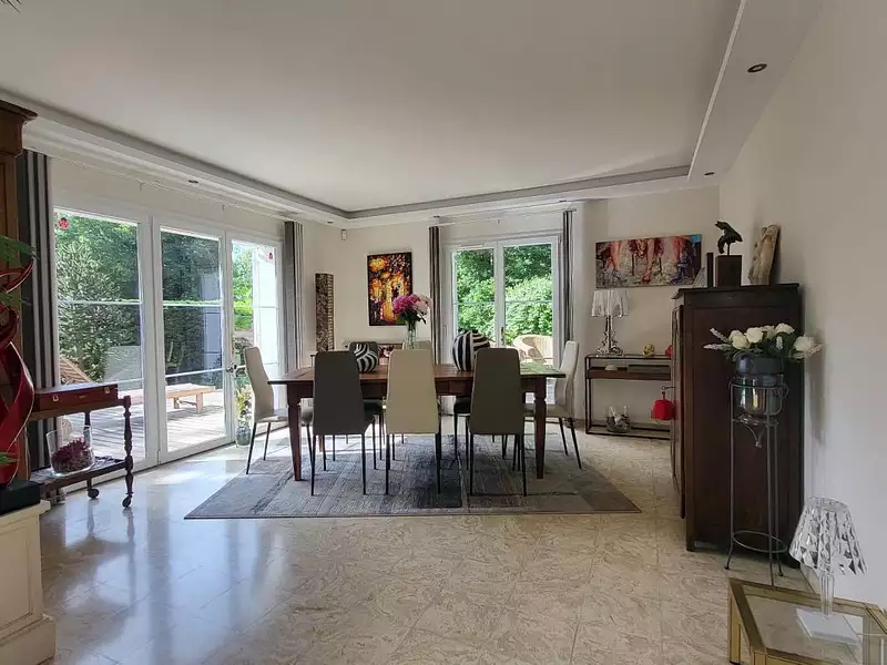 Maison, 338 m²