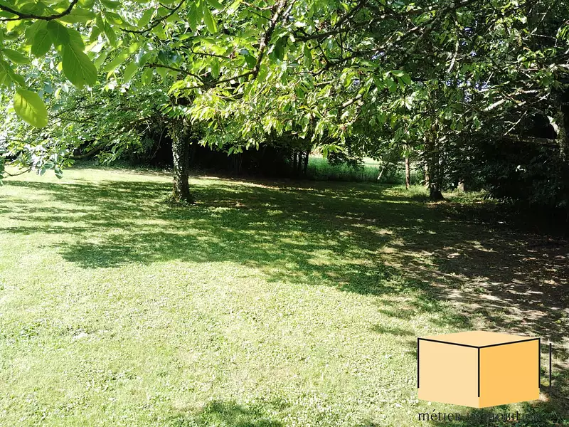 Terrain, 3 109 m²