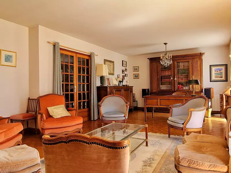 Maison, 233 m²