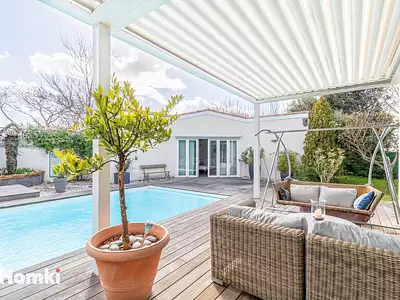 Maison, 241 m²
