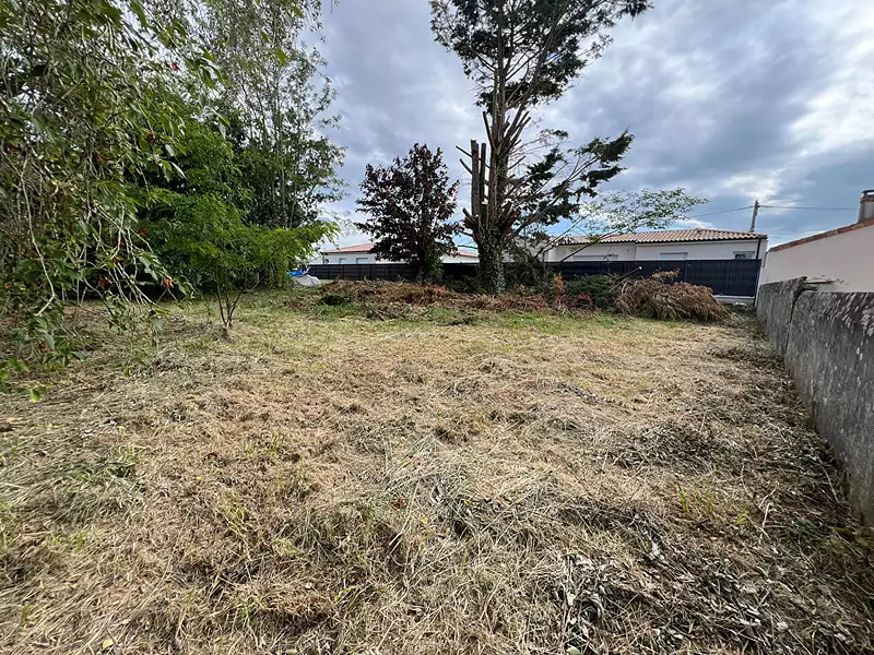Terrain, 439 m²