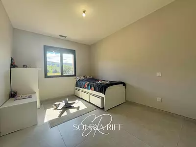 Maison, 170 m²