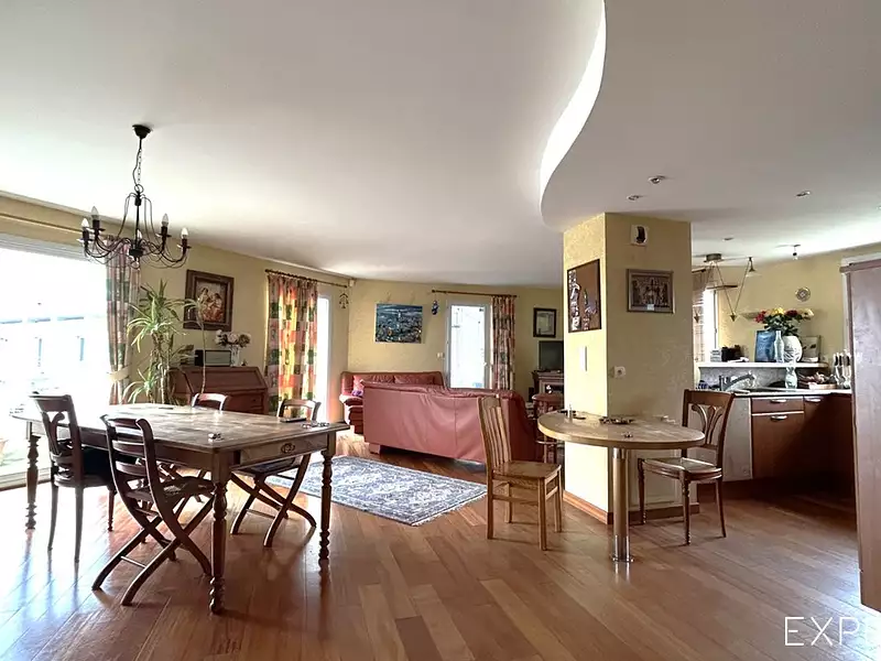 Appartement, 221 m²