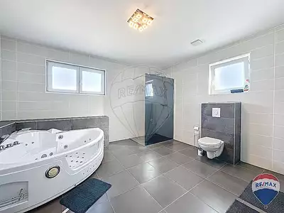 Maison, 178 m²