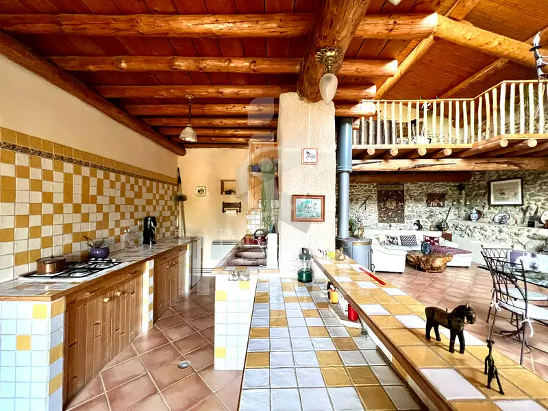 Maison, 275 m²