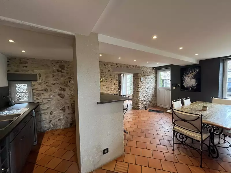 Maison, 240 m²
