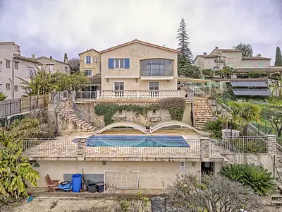 Maison, 353 m²