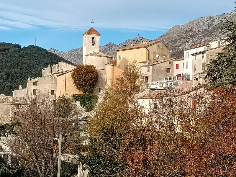 Terrain, 740 m²